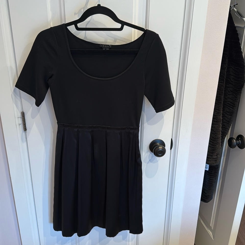 Theory Dress size US 4
